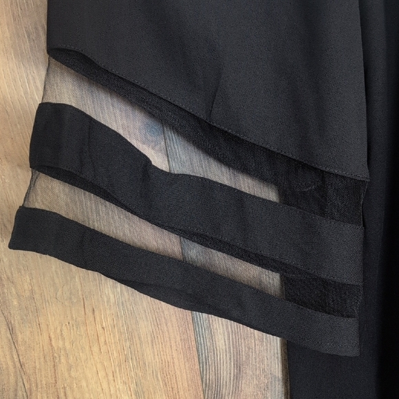 Zenana Outfitters Black Sheer Sleeve Blouse 1X                              D266 - Picture 3 of 7